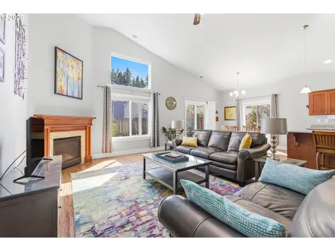 2418 Equestrian Loop S Salem OR 97302