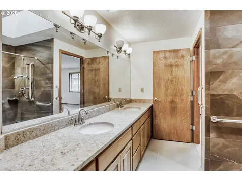 1621 NE Greensword Drive Hillsboro OR 97124