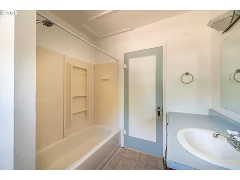 35 W Mary Street Lebanon OR 97355