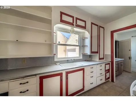 35 W Mary Street Lebanon OR 97355