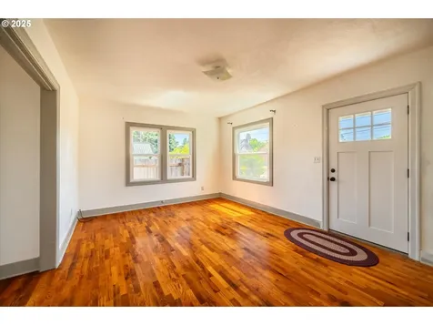 35 W Mary Street Lebanon OR 97355