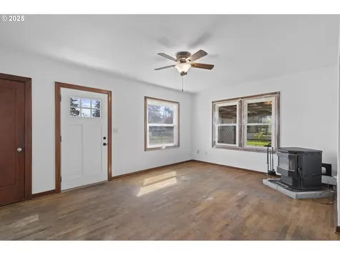 35 W Mary Street Lebanon OR 97355
