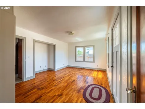 35 W Mary Street Lebanon OR 97355
