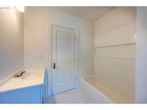 35 W Mary Street Lebanon OR 97355
