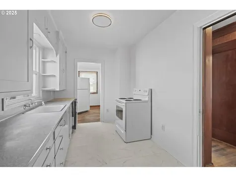 35 W Mary Street Lebanon OR 97355