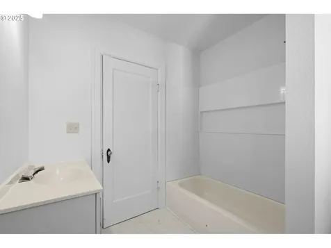 35 W Mary Street Lebanon OR 97355