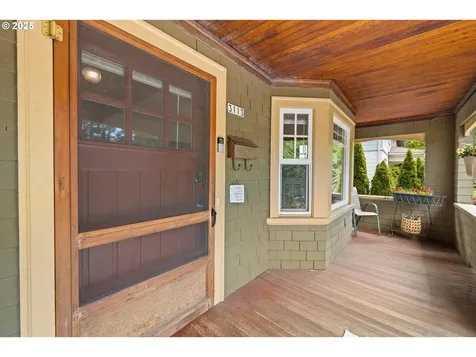 3113 SE Main Street Portland OR 97214