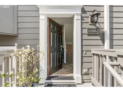 13285 SW Kingston Place Portland OR 97223