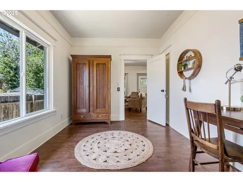128 NW 9th Street Mcminnville OR 97128