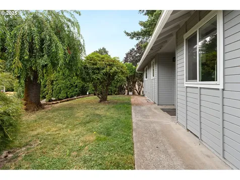 212 NW 83rd Street Vancouver WA 98665