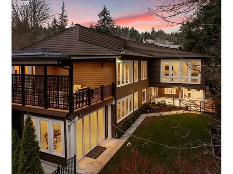 2744 SW Sherwood Drive Portland OR 97201