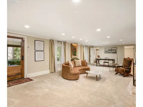 2744 SW Sherwood Drive Portland OR 97201