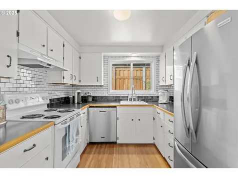 1515 SW Carson Street Portland OR 97219