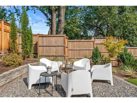 1515 SW Carson Street Portland OR 97219