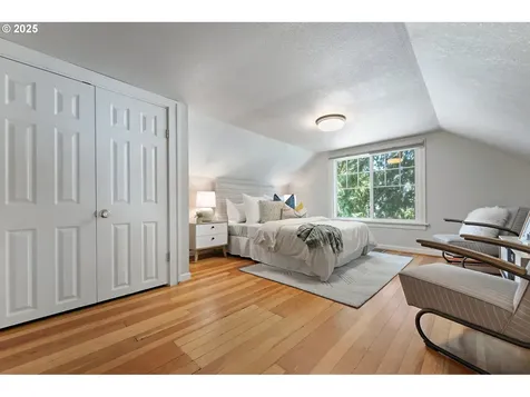 6907 NE Alameda Street Portland OR 97213