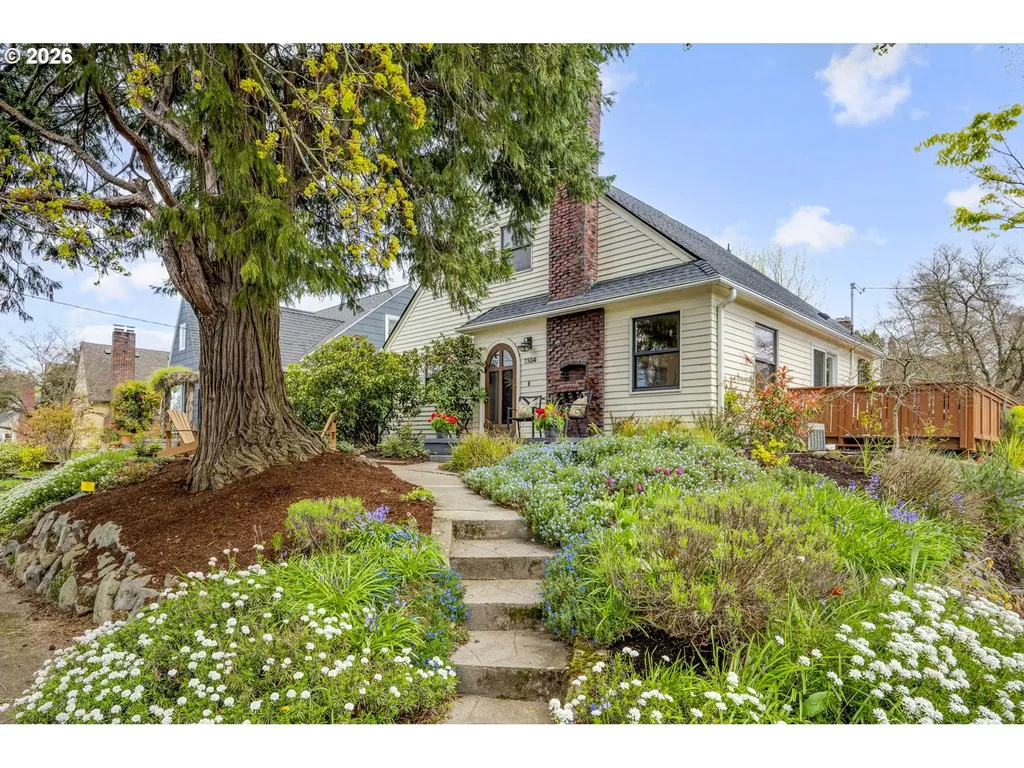 1304 NE 51st Avenue Portland OR 97213