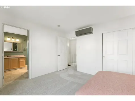 2668 NE 6th Place Portland OR 97212