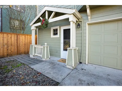 2668 NE 6th Place Portland OR 97212