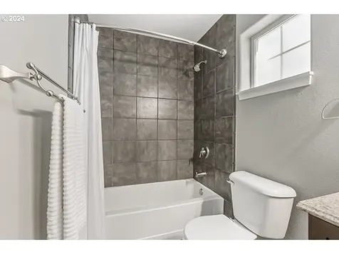 2668 NE 6th Place Portland OR 97212