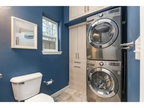2668 NE 6th Place Portland OR 97212
