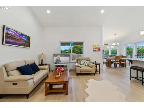 822 Spyglass Drive Bandon OR 97411
