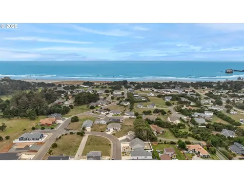 822 Spyglass Drive Bandon OR 97411
