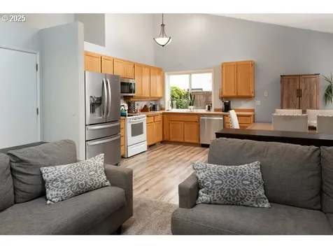 1230 Risden Place Eugene OR 97404