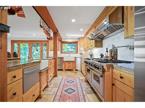 10151 NE Rivenwood Lane Carlton OR 97111