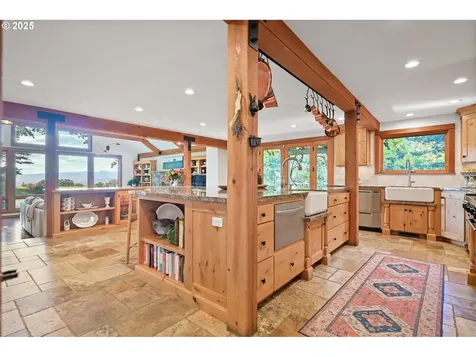 10151 NE Rivenwood Lane Carlton OR 97111
