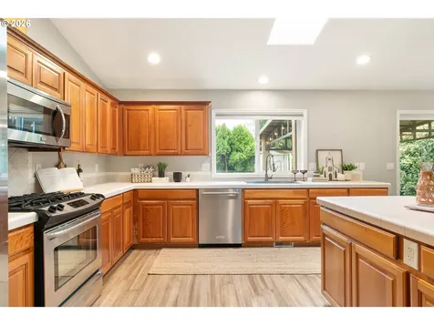 6590 SW Lombard Avenue Beaverton OR 97008