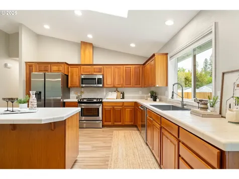 6590 SW Lombard Avenue Beaverton OR 97008