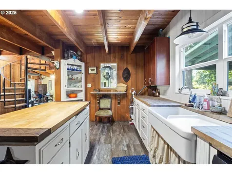 38350 Mckenzie Highway Springfield OR 97478