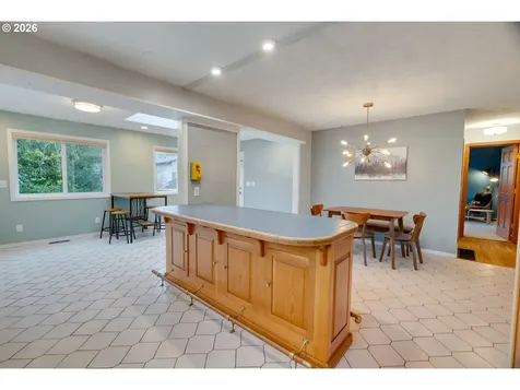 9638 SW 50th Avenue Portland OR 97219