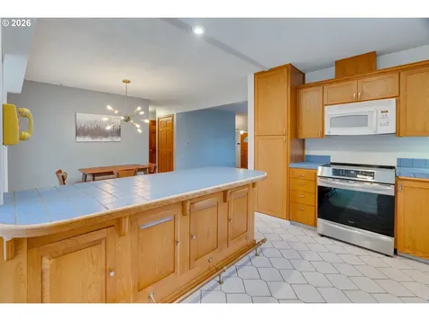 9638 SW 50th Avenue Portland OR 97219