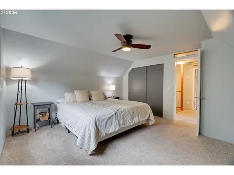9638 SW 50th Avenue Portland OR 97219
