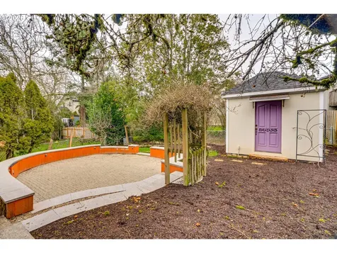 9638 SW 50th Avenue Portland OR 97219