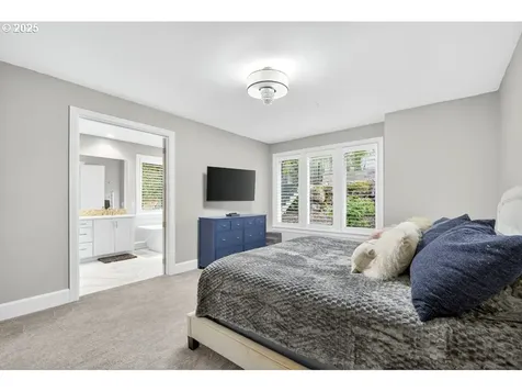1240 SW Ophelia Street Portland OR 97219