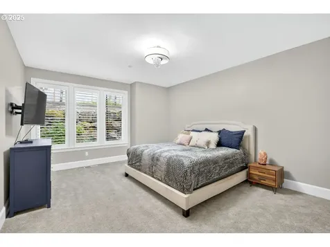 1240 SW Ophelia Street Portland OR 97219