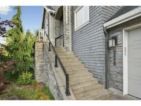 1240 SW Ophelia Street Portland OR 97219
