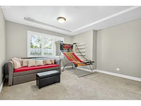 1240 SW Ophelia Street Portland OR 97219