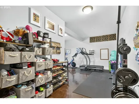 1240 SW Ophelia Street Portland OR 97219
