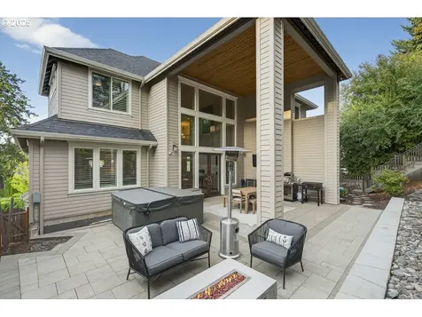 1240 SW Ophelia Street Portland OR 97219