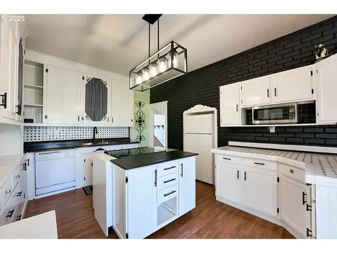 110 N Holmes Street Enterprise OR 97828