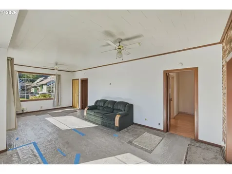 1489 Union Avenue North Bend OR 97459