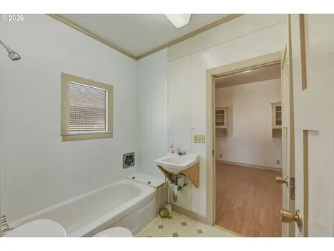 1489 Union Avenue North Bend OR 97459