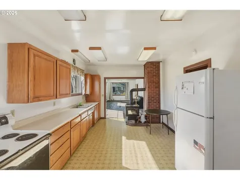 1489 Union Avenue North Bend OR 97459