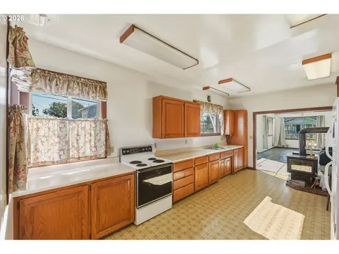 1489 Union Avenue North Bend OR 97459