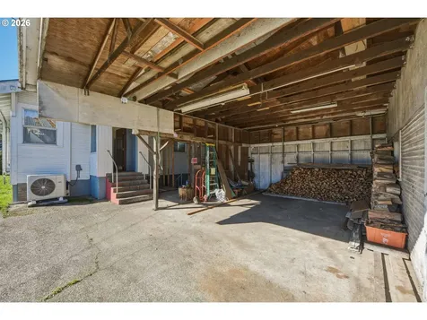 1489 Union Avenue North Bend OR 97459