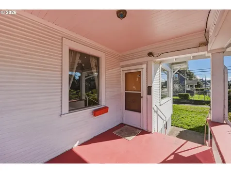1489 Union Avenue North Bend OR 97459