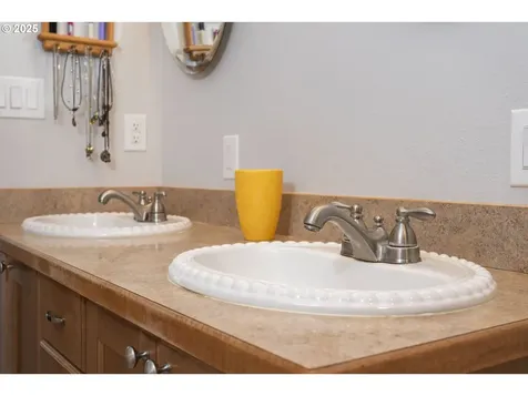 15916 SE 35th Street Vancouver WA 98683
